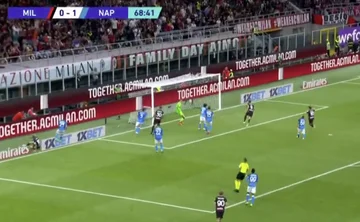 Giroud beweist genaue, aktuelle Ergebnisse ein schönes Ziel Neapel