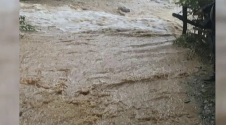 The clouds destroyed 22 bridges, the mayor of Tropoja: Emergency intervention required