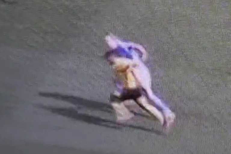¿Quién vio este extraño momento de Hawai en el partido Lobos, lo que hizo?