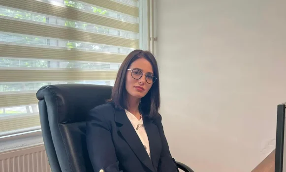 New Education Director in Gjilan from VV ranks can't write