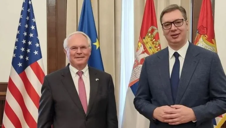 Hill in un incontro con Vucinqi, il tema che hanno discusso