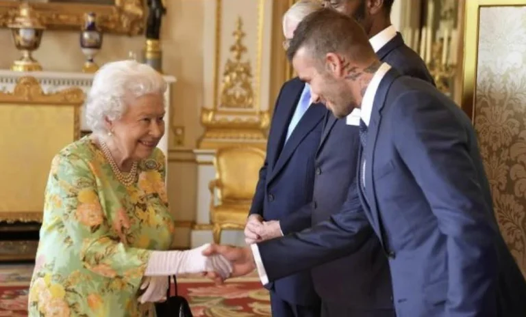 Beckham waited 12 hours in a row for Queen Elizabeth II
