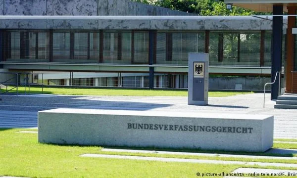 Kosovar raises indictment at German Constitutional Court, demands right to treatment