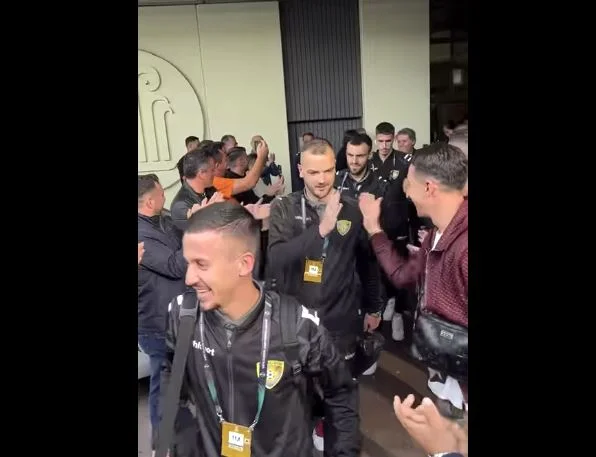 Balkan footballers head towards stadium, many Albanian fans in support of team