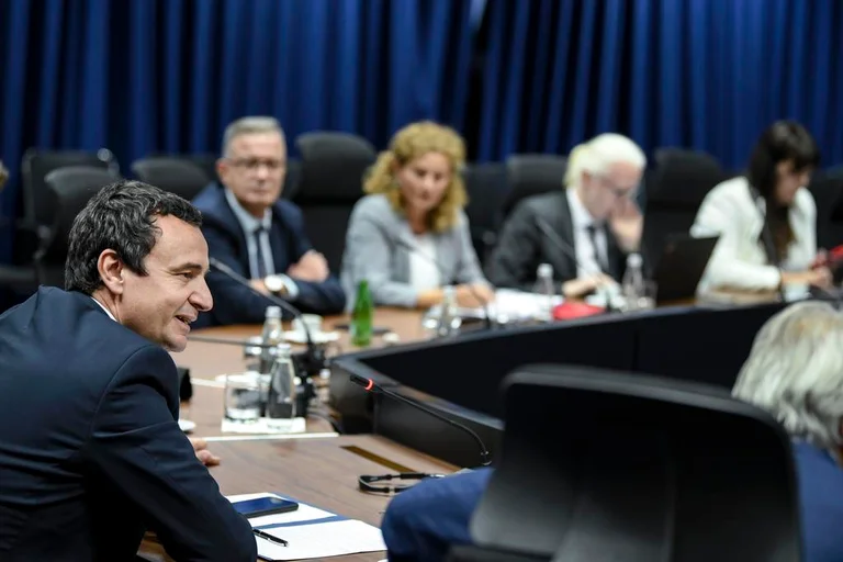 Kurti como presidente de la Comisión de Salud en la primera reunión: Los ciudadanos de la Primera Orden tienen salud