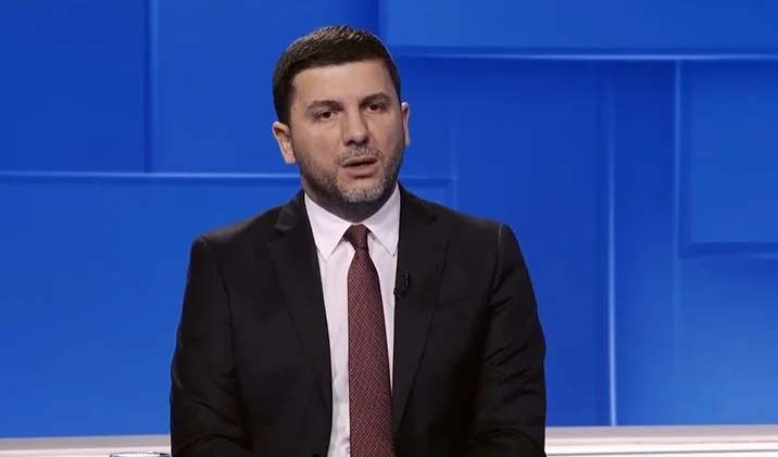Krasniqi: Kurt rischia di scivolare in autocrazia
