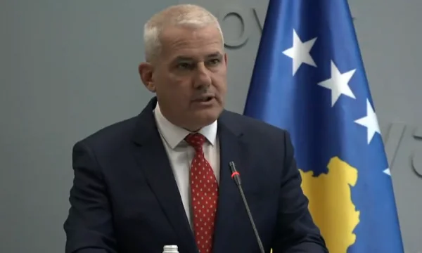 The uniformed groups in the north that Vucinq, Svechla, mentioned: Yes, armed, entered by Serbia