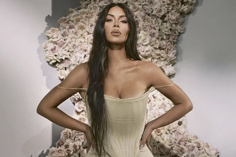 Kim Kardashian puts the house on sale, that's a crazy price.