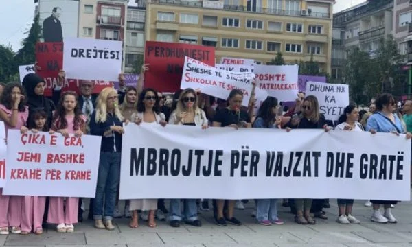 Gewalt gegen Frauen, heute symbolische Aktion vor dem Staatsanwaltschaft