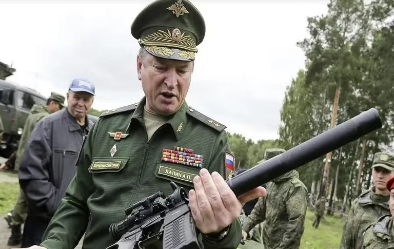 General ruso despedido después de sólo 16 días de servicio