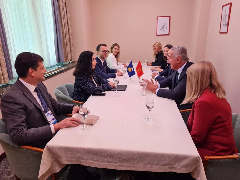 Osmani rencontre Djukanovic à Brdo, Slovénie