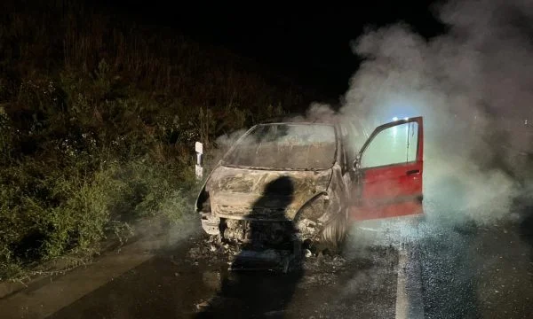 Burn a car on the “back Rugova”