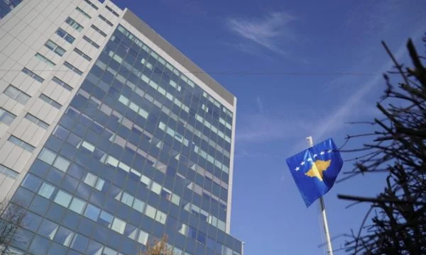 Qeveria ul testet e qytetarëve, për t’i zvogëluar infektimet