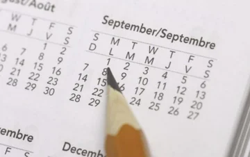 Características de cada día de la semana: miércoles por aumento de sueldo, jueves por...