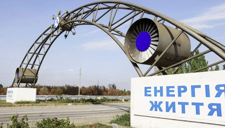 Russians killed two workers in Zaporija, Ukrainian officials say