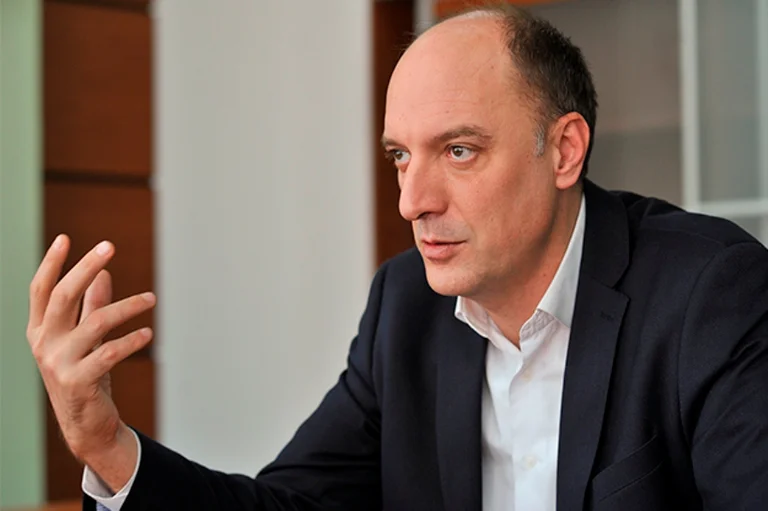 Perché tutte queste dimissioni avvengono dal VV, secondo Visar Ymer