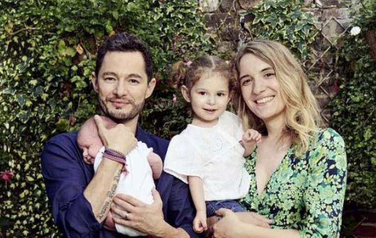 I genitori transgiari per la seconda volta: vita difficile, vogliamo che i bambini siano trans (FOTO)