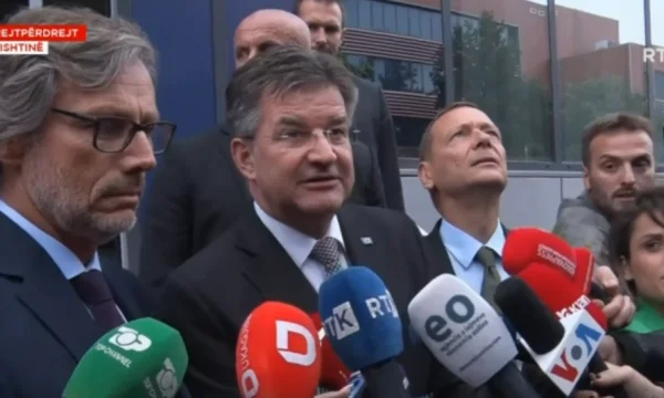 Lajcak zeigt nichts: Wir haben zwei Stunden mit Kurt gesprochen, ich gebe keine Details.