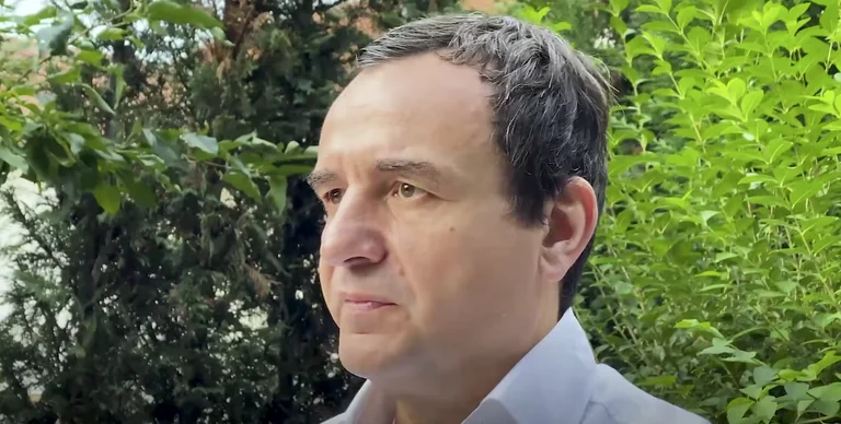 Eins von einem der VV-Kandidaten für Köpfe abweisen: Was geht wirklich mit Kurt's Party?