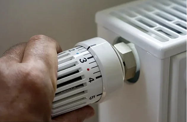 Schweiz mit neuen Gasmaßnahmen: Bis zu drei Jahre im Gefängnis für diese Heizräume über 19 Grad