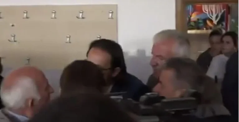 “Since Grandpa attacks teacher”, images are published from the moment he tries to attack Candor Jasharaj