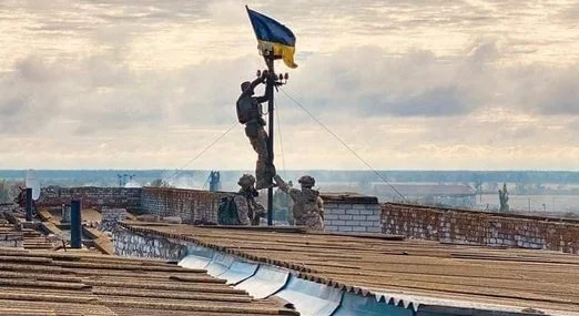Drapeau ukrainien restauré à Kherson