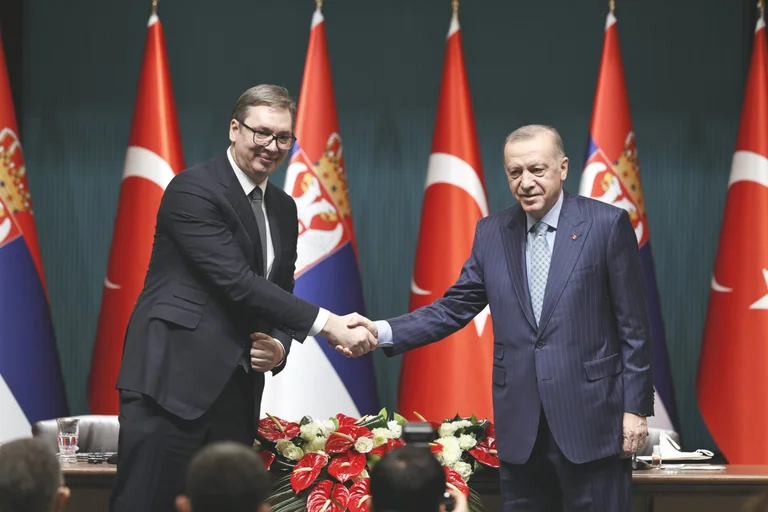 Erdogan Visits Belgrade Tomorrow, Meets with Vuciqi