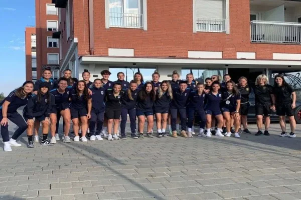 Les filles dharan se dirigent vers la Pologne pour le match de mardi