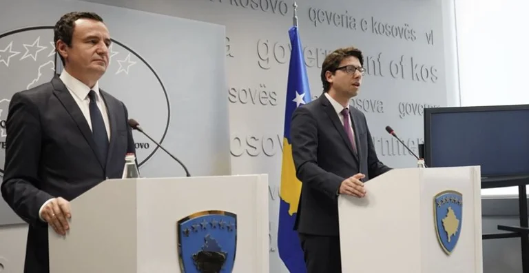 Kurti und Minister Murati veranstalten morgen eine außergewöhnliche Medienkonferenz