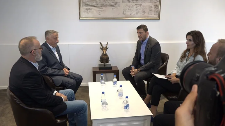 Memli Krasniqi espera la reunión de Ali Gashi Beftman Jasharaj
