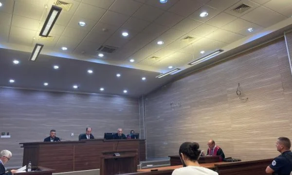 El acusado dice que fue a Siria después de desear vivir en una tierra donde vive con principios islámicos