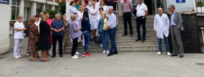QKMF staff protest kicks off in Pristina after the salaries came up