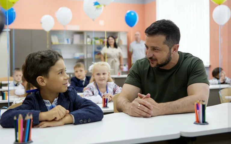 Learning begins in Ukraine: Zelesnky visits children's garden