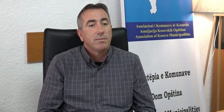 Teachers' default, the Communist Association invites emergency meeting