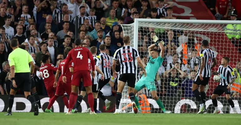 La pièce de Liverpool remporte la rencontre sur Newcastle, Carvalho éheroi's"Les Reds"