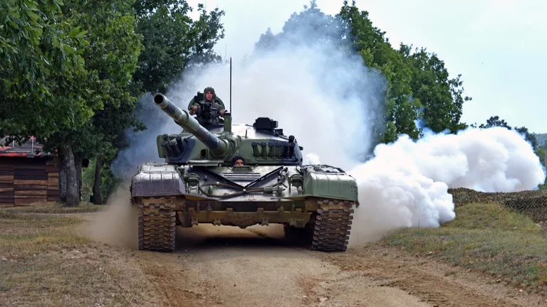 LAYM: Serbisch Armeeübungen in der Region entlang der Kosovo Grenze