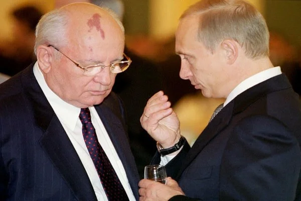 Gorbachev war vor seinem Tod mit Putin wütend: Er zerstörte sein Leben