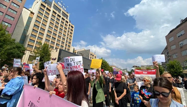 “Below paedophilie, Gewalt hat keine Rationale”, Proteste in Pristina beginnen