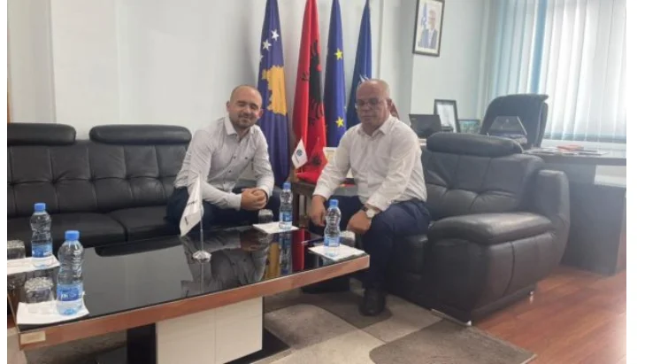 Visto per la Germania, licenzia il direttore di Smajl Latif