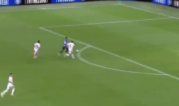 Es ist unaufhaltbar. Lautaro Martinez kommt mit einem guten Ziel für Inter.