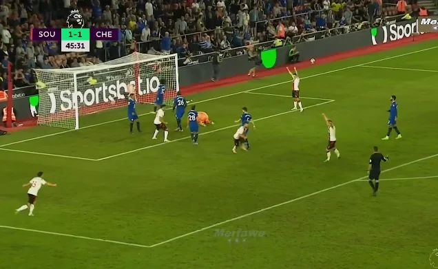 Southampton ne s'arrête pas chez Chelsea. Armstrong marque un beau but.