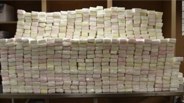 Ci sono 700kg di cocaina coperta di tovaglioli per bambini