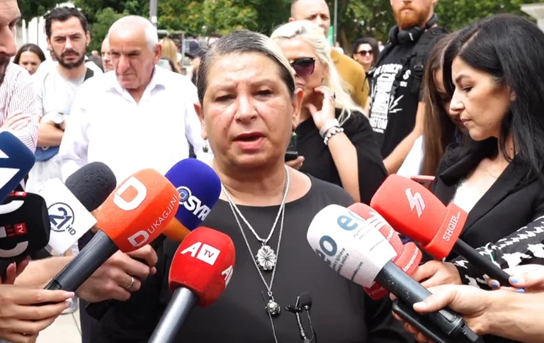 L'activiste Geraldina Rexhepi pour viol de 11 ans : La mère de la fille a échoué.