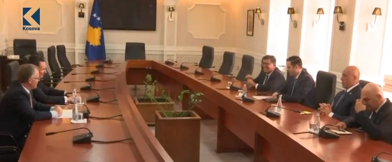Incontro Kurti, Haradinaj, Abdixhiku