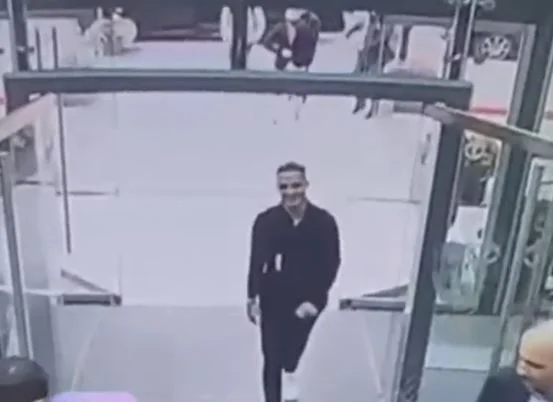 Antony arrive pour des tests médicaux à Man United