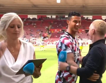 Ronaldo zurück mit dem unwissenden, nachdem Carragher nicht einmal mit BT Sport Gastgeber spricht.