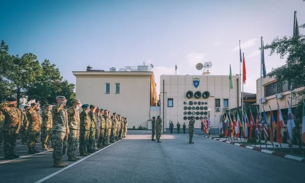 Un soldat hongrois de la KFOR au Kosovo meurt, commandant : l'OTAN pleure