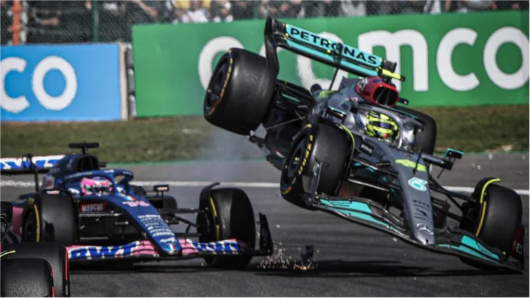Alonso reagiert, nachdem er den Laufweg mit Hamilton getroffen hat: Er ist ein Idiot...