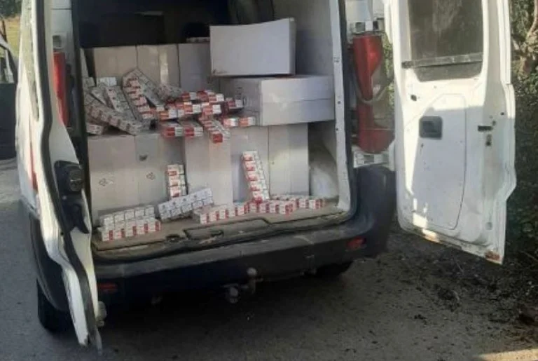 Kapen cigare të kontrabanduara në vlerë mbi 15 mijë euro në magjistralen Prishtinë – Mitrovicë