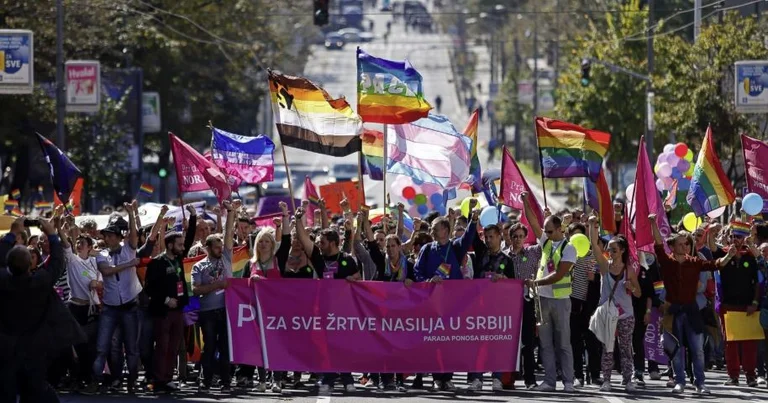 Vuçiq ua anulon qytetarëve në Beograd “Paradën e Krenarisë”, fajin pak për këtë ia lë problemit me Kosovën